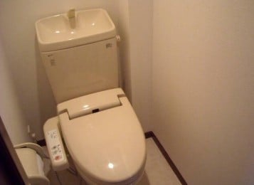 物件内観写真6　(温水洗浄便座。)