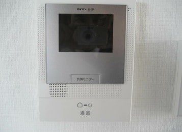 物件内観写真9　(モニター付きインターホンで防犯面も安心です！)