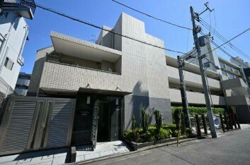 物件外観写真1　(鉄筋コンクリート造のマンション。)