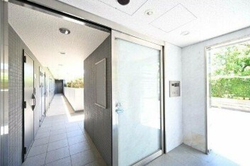 物件内観写真15　(モニター付きオートロックで防犯面も安心です！)