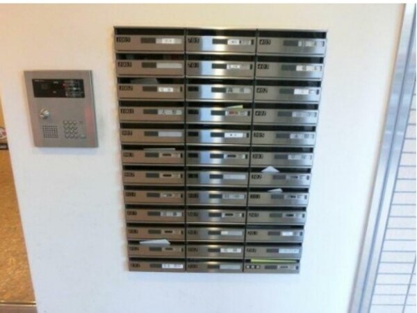 建物設備(メールボックス完備。オートロックで防犯面も安心です！)