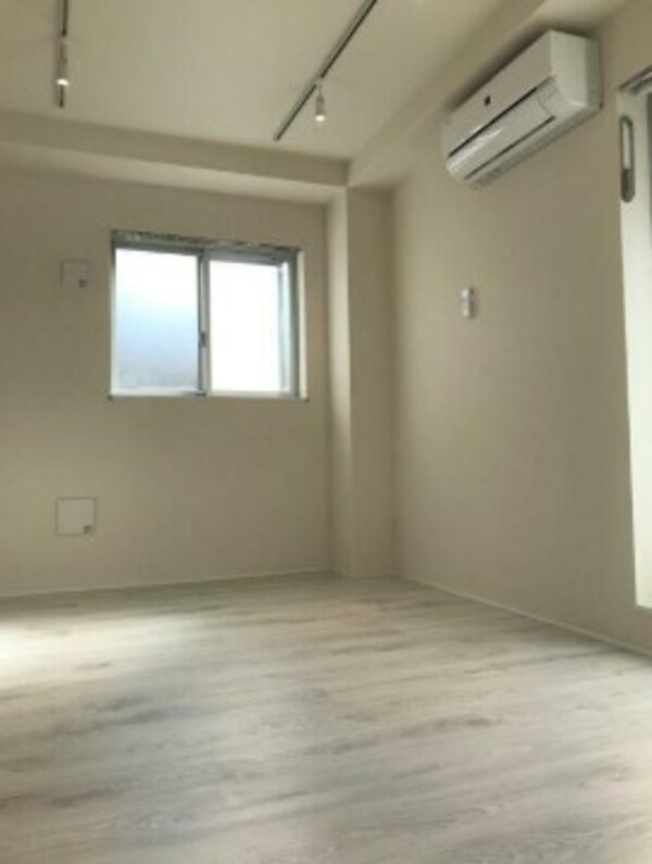 居室(7.7帖のきれいな洋室。)