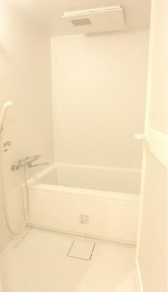 物件内観写真4　(浴室乾燥機付きバス。)