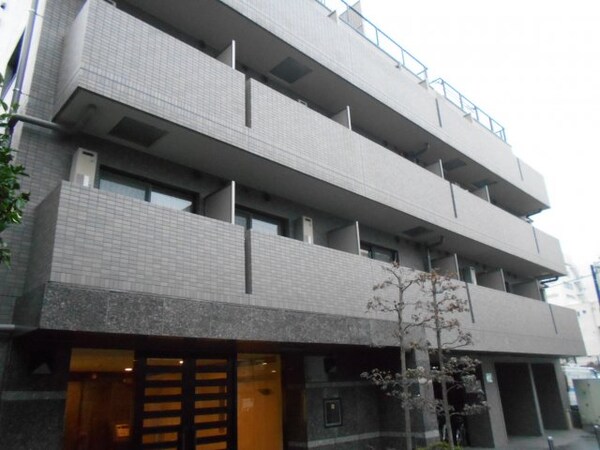 外観(鉄筋コンクリート造のがっちりとした建物。)
