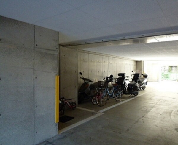 建物設備(駐輪場。)