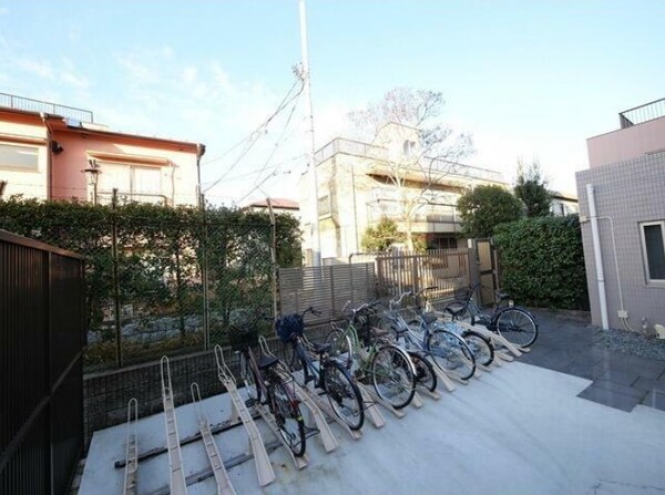 建物設備(駐輪場完備。)