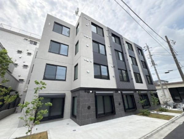 外観(鉄筋コンクリート造のがっちりとした建物。)