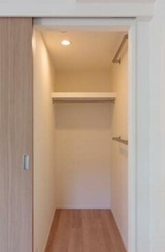 物件内観写真7　(ウォークインクローゼット！)