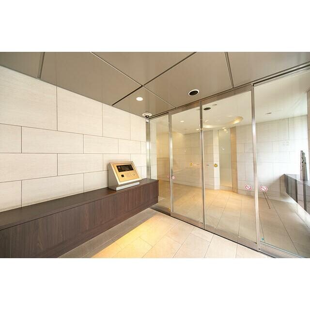 物件内観写真13　(オートロック付き。)