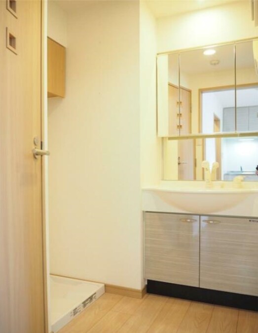 物件内観写真7　(嬉しい独立洗面台付き。)