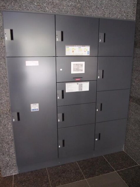 物件内観写真12　(宅配ボックス完備。)