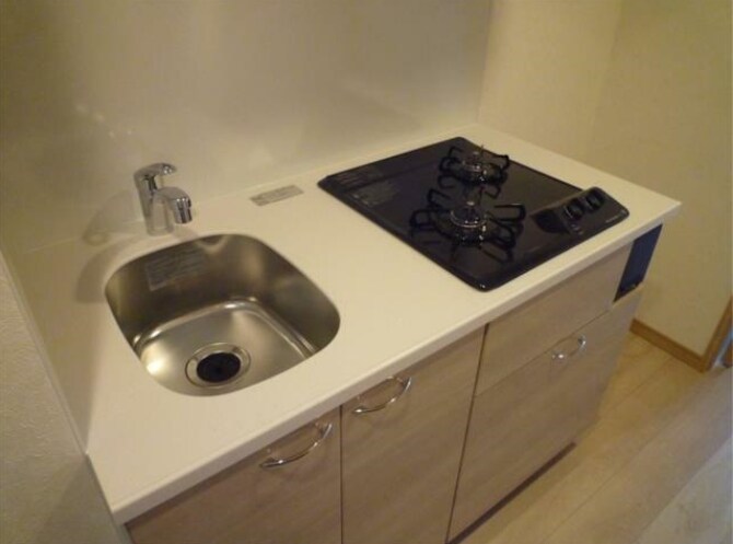 物件内観写真5　(2コンロのシステムキッチン。)