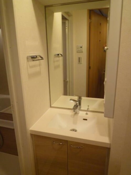物件内観写真8　(独立洗面台。)