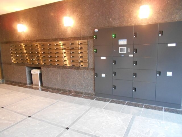 物件内観写真28　(宅配ボックス完備。)