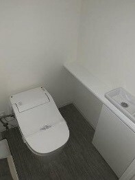 物件内観写真5　(タンクレストイレ！)