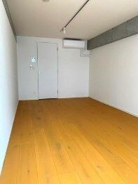 物件内観写真8　(きれいなフローリング。)