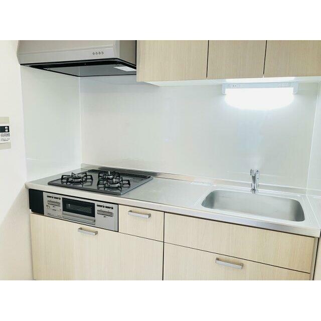 物件内観写真3　(システムキッチン。)