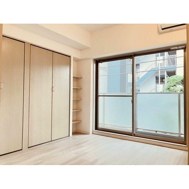 物件内観写真8　(きれいなフローリング。)