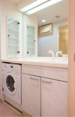 物件内観写真6　(嬉しい独立洗面台付き。)