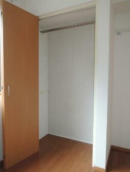 物件内観写真7　(クローゼット完備。)