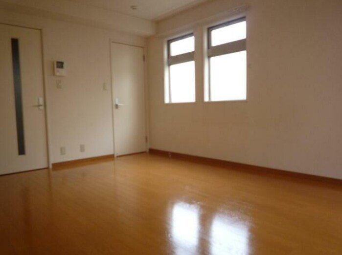 物件内観写真9　(きれいなフローリング。)