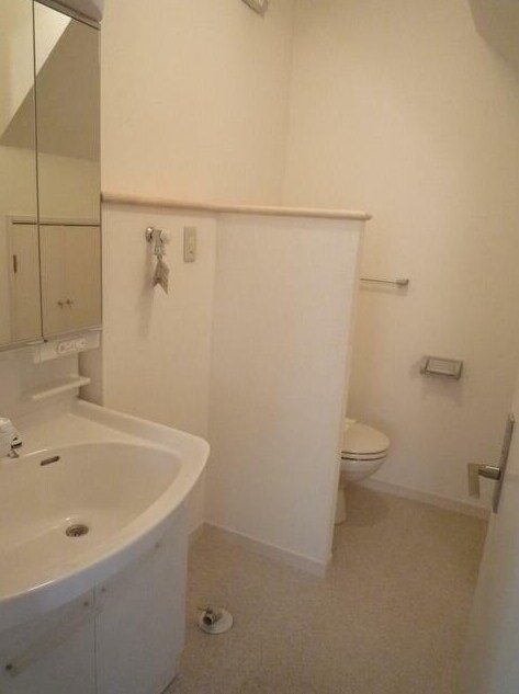 物件内観写真10　(室内洗濯機置場。)