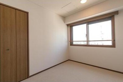 物件内観写真9　(7.1帖の洋室。)