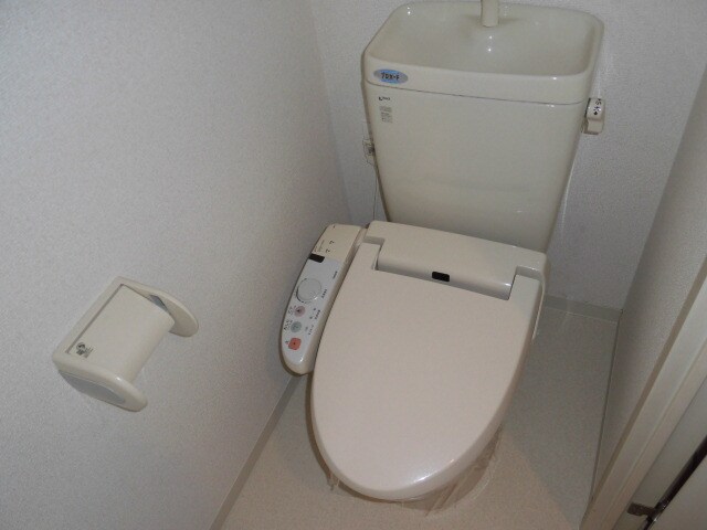 物件内観写真7　(温水洗浄便座。)