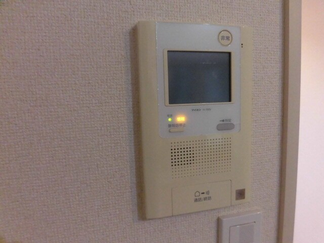 物件内観写真9　(モニター付きオートロックで防犯面も安心です！)