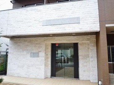 物件外観写真2　(オシャレなマンション。)