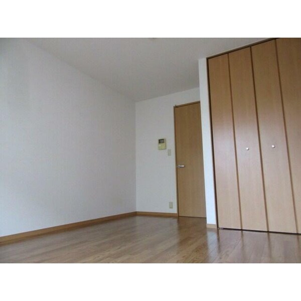 居室(8.3帖のきれいな洋室。)