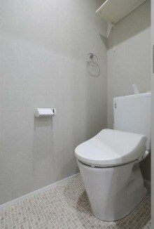 物件内観写真5　(温水洗浄便座。)