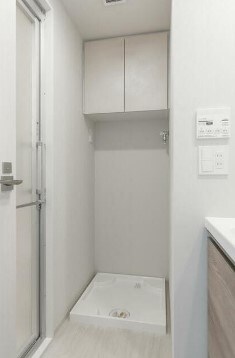 物件内観写真9　(室内洗濯機置き場。)