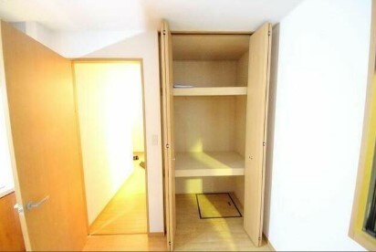 物件内観写真8　(収納スペース完備！)