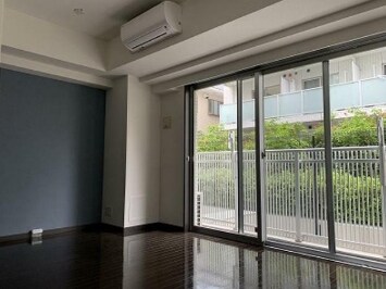 物件内観写真4　(きれいな洋室。)