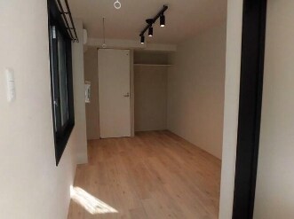 物件内観写真8　(きれいなフローリング。)