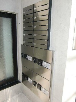 物件内観写真11　(宅配ボックス完備！)