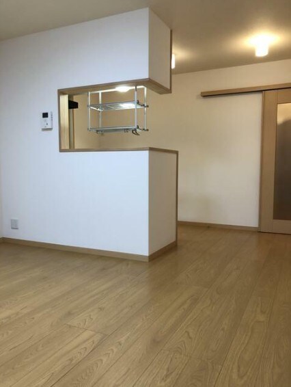 物件内観写真2　(11.0帖のきれいなLDK。)