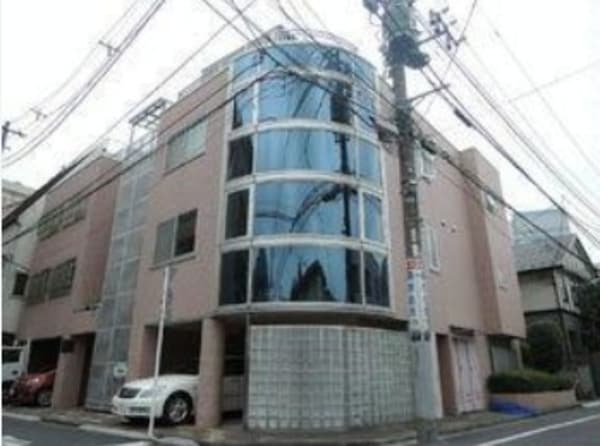 外観(鉄骨造のがっちりとした造り。)