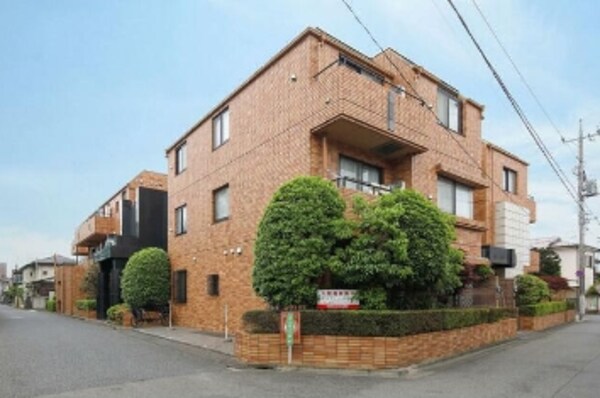 外観(鉄筋コンクリート造のがっちりとした建物。)