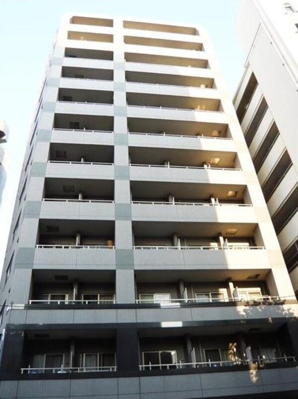 外観(鉄骨鉄筋コンクリート造のガッチリとした建物。)