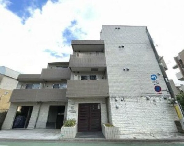 外観(鉄筋コンクリート造のがっちりとした建物。)