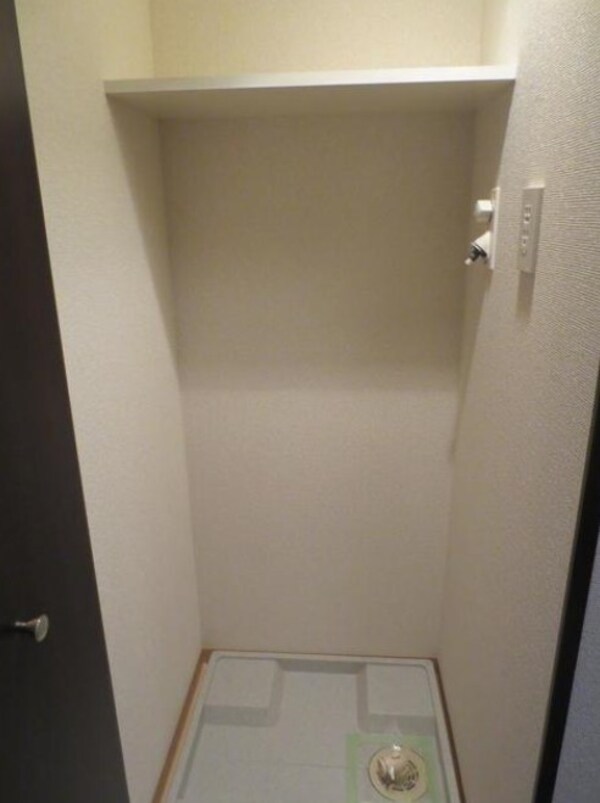 建物設備(室内洗濯機置場。)