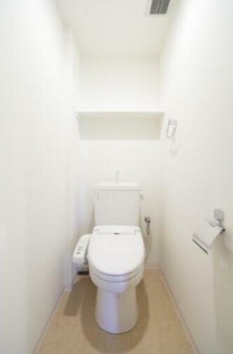 物件内観写真6　(温水洗浄便座。)