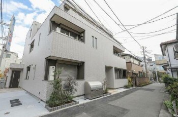 物件外観写真1　(落ち着いた雰囲気。)