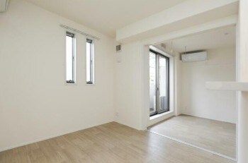 物件内観写真3　(7.9帖のきれいなDK。)