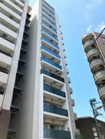 鉄筋コンクリート造のがっちりとした建物。
