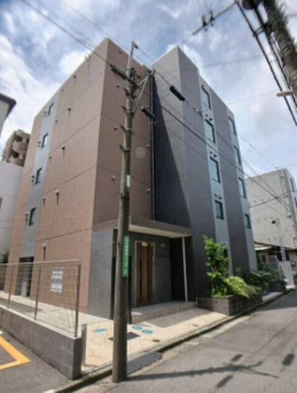 外観(鉄筋コンクリート造のがっちりとした建物。)
