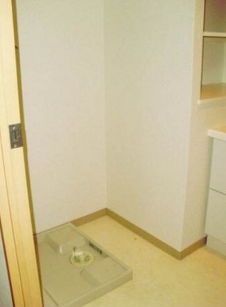 物件内観写真13　(室内洗濯機置場)