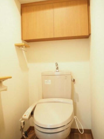 物件内観写真6　(温水洗浄便座。)